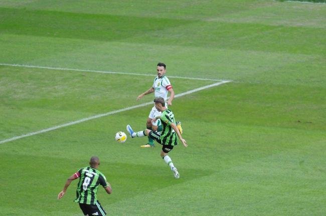 Amrica e Cuiab se enfrentaram, no Independncia, pela 9 rodada do Campeonato Brasileiro