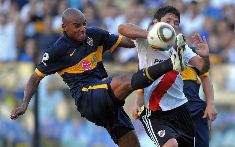 O zagueiro Luiz Alberto chegou ao Atlético em 2003, emprestado pela Real Sociedad-ESP, e ficou no clube até 2004. O defensor fez 63 jogos e marcou 5 gols. Na temporada 2009/10, ele vestiu a camisa do Boca Juniors.