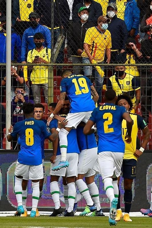 Brasil empatou com Equador em Quito, em jogo com arbitragem confusa 