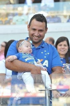 Imagens das torcidas de Cruzeiro e So Paulo no Mineiro