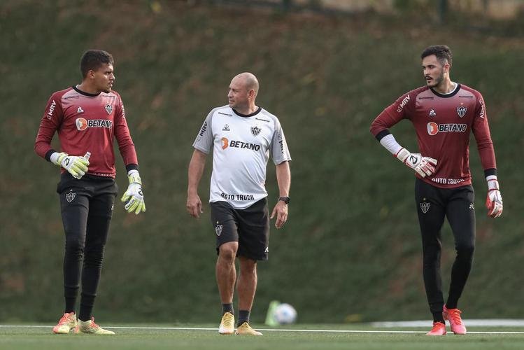 Após a eliminação na Libertadores diante do Palmeiras, jogadores do Atlético se reapresentaram na Cidade do Galo e realizaram treinamento visando o duelo contra o Internacional, pelo Campeonato Brasileiro