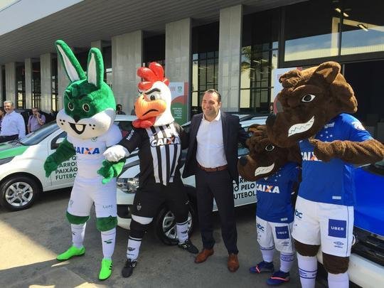 Presidentes e mascotes de Amrica, Atltico e Cruzeiro foram  fbrica da Fiat, em Betim, onde firmaram acordo comercial