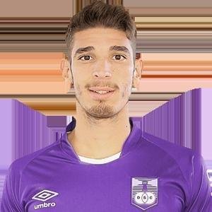 5 - Martn Rabual: cria da base do Defensor, tem 24 anos e est na quinta temporada com o elenco profissional.  titular no meio-campo e j fez dois gols nesta edio da Copa Libertadores: um na ida e outro na volta do confronto com o Bolvar, pela primeira fase.