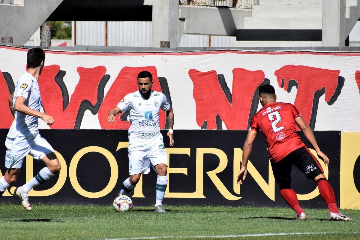 Fotos do duelo entre Brasil-RS e América, em Pelotas, pela 36ª rodada da Série B