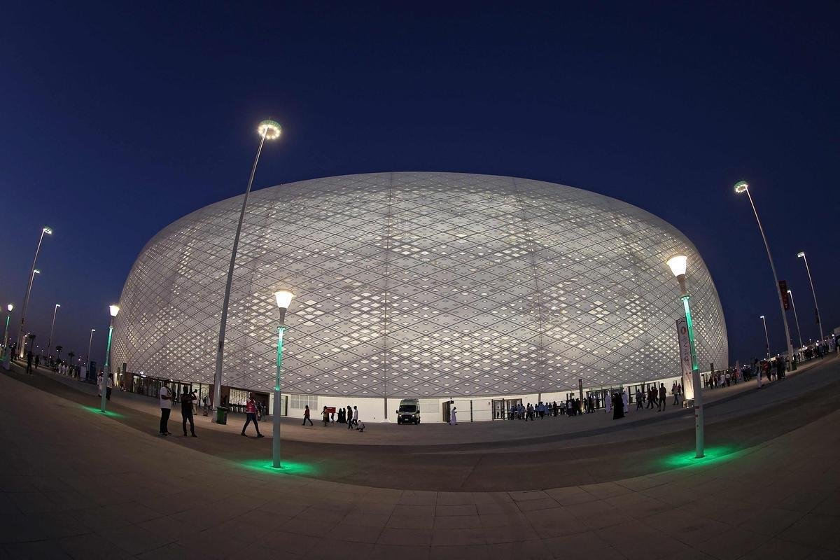 Estdio Al Thumama: arena da Copa tem capacidade para 40 mil torcedores e fica em Doha, capital do Catar. Foi projetado por pessoas nascidas no pas e reflete tradio familiar catari
