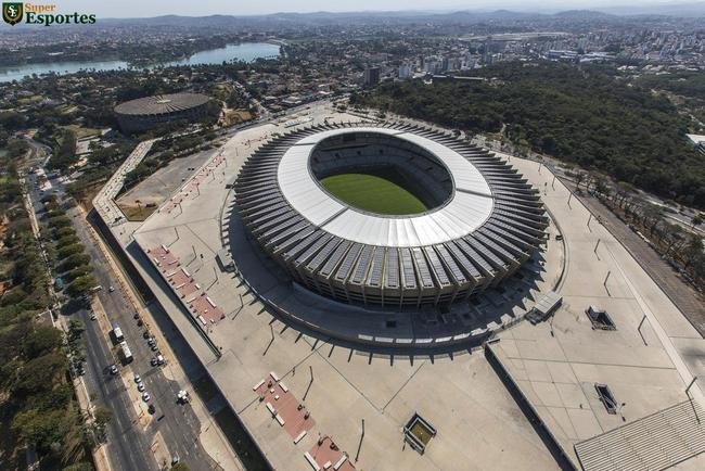 Primeiro semestre de 2013 - Mineiro se transforma em arena e ganha novo conceito. Fachada foi mantida pois era tombada e no poderia ser modificada no projeto de modernizao. No interior, quase tudo mudou.