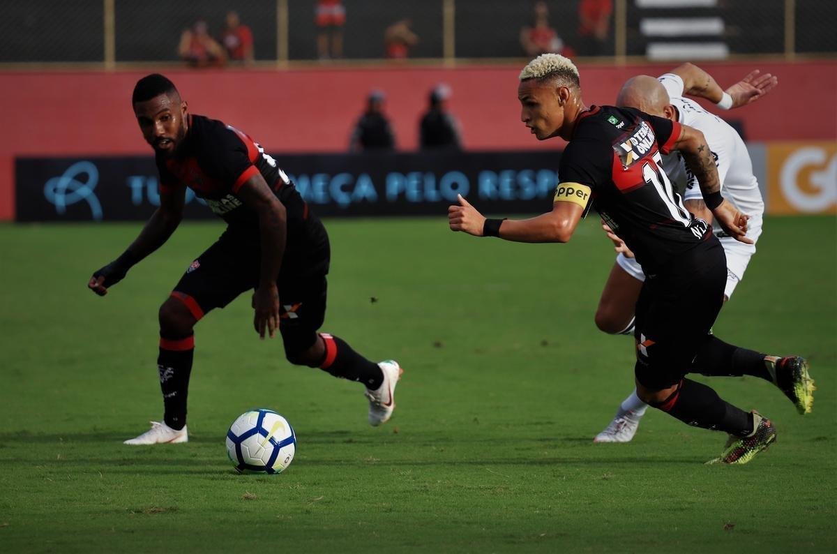 Vitória derrotou Atlético por 1 a 0, no Barradão, com gol de Léo Ceará