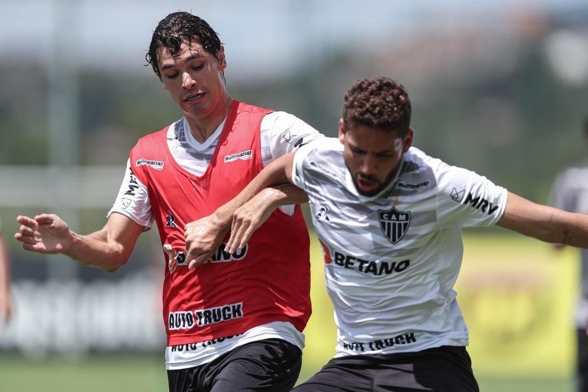 Primeiro treino comandado por Cuca desde a volta ao Atltico