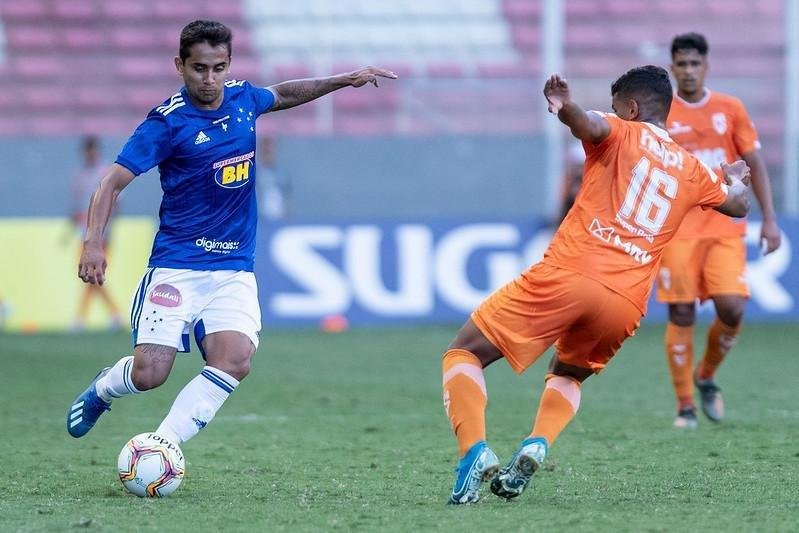 Everton Felipe - Valor de mercado em 27/11/2019: 1 milho de euros. Valor de mercado em 08/04/2020: 800 mil euros.