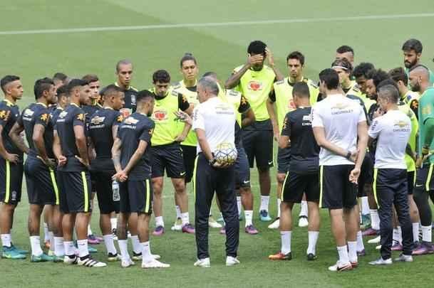 Nesta quarta-feira  tarde (09/11), Seleo Brasileira fez mais um treino no Mineiro e encerrou preparao para enfrentar a Argentina pelas Eliminatrias da Copa do Mundo