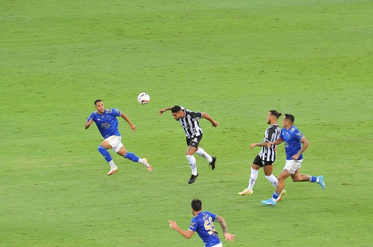 Fotos do clssico entre Atltico e Cruzeiro, no Mineiro