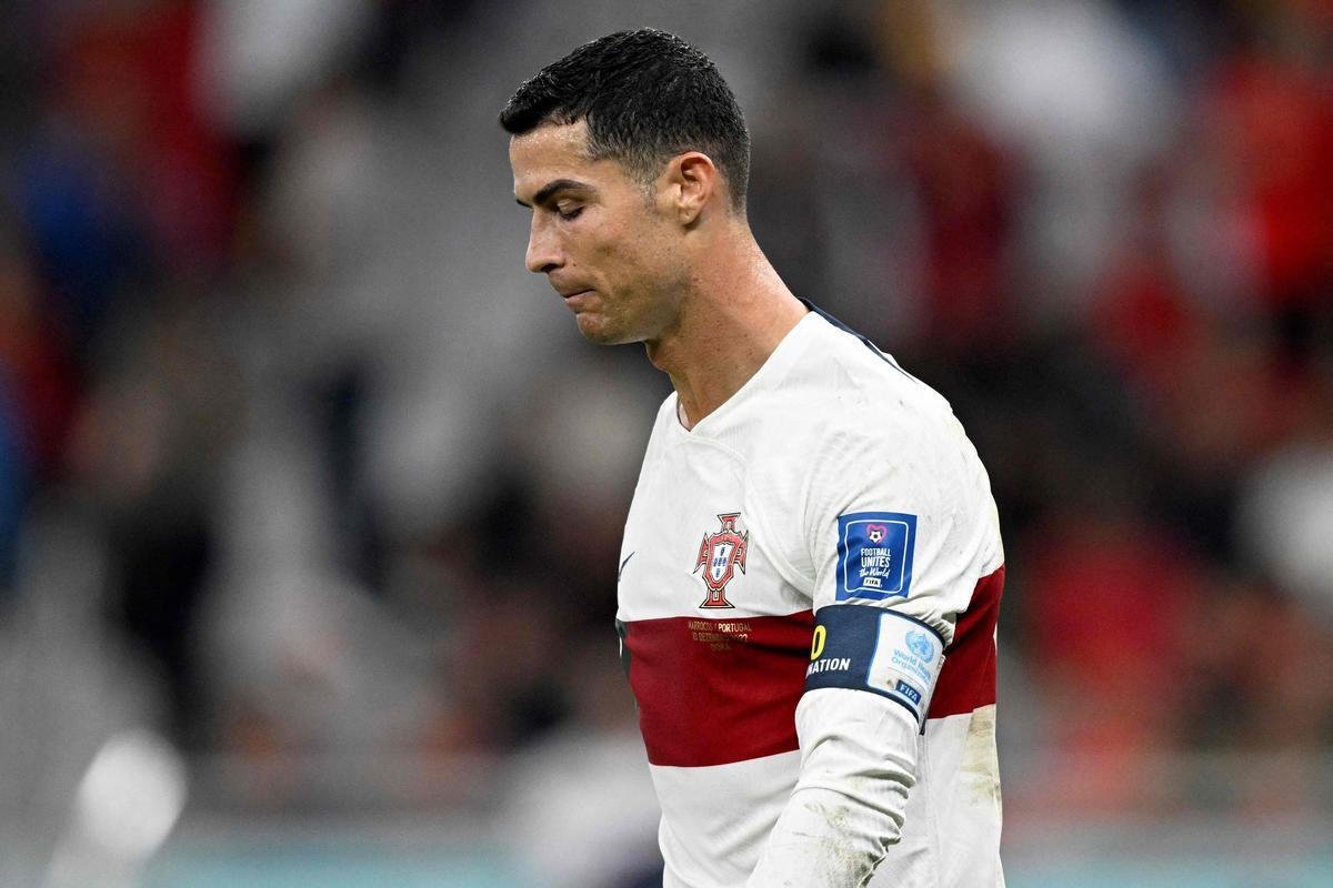 Cristiano Ronaldo chorou muito ao deixar o gramado aps a eliminao de Portugal diante de Marrocos