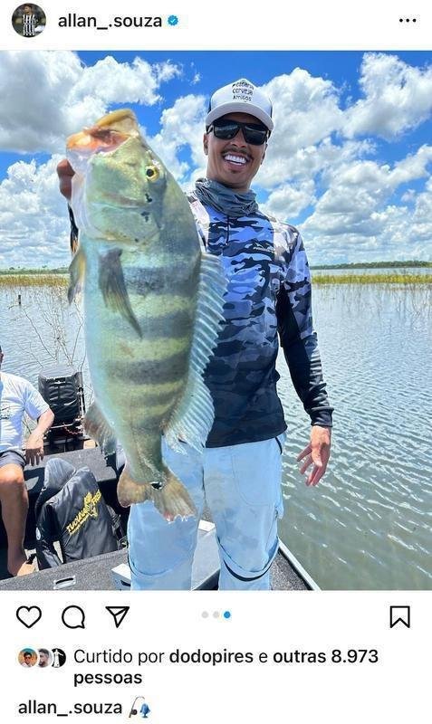 Volante Allan, entusiasta da pescaria, fez vrios registros praticando o hobby nos ltimos dias de frias.