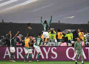 Verdão bateu o time carioca  por 2 a 1, no Estádio Centenário, em Montevidéu-URU