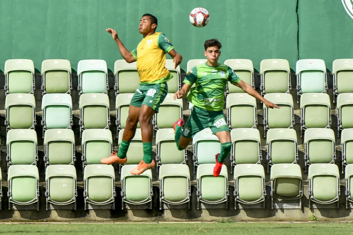 O Amrica treinou nesta quarta-feira (10), no CT Lanna Drumond, em Belo Horizonte. A atividade visou o confronto contra a Caldense, pela 4 rodada do Campeonato Mineiro. A partida ser realizada no Estdio Independncia, s 21h do prximo sbado (13).