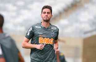 Levir Culpi comanda treino no Mineiro antes da estreia no Grupo E da Libertadores