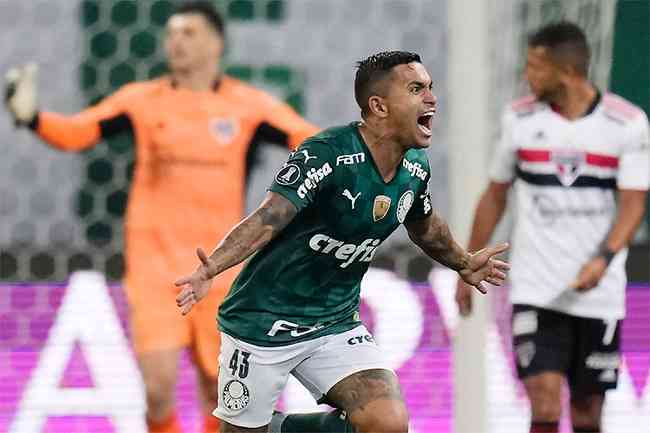 Dudu fez belo gol, o segundo do Palmeiras, na grande vitria diante do So Paulo