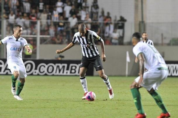 Fotos do primeiro tempo do clssico entre Atltico e Amrica, no Independncia, pela semifinal do Mineiro