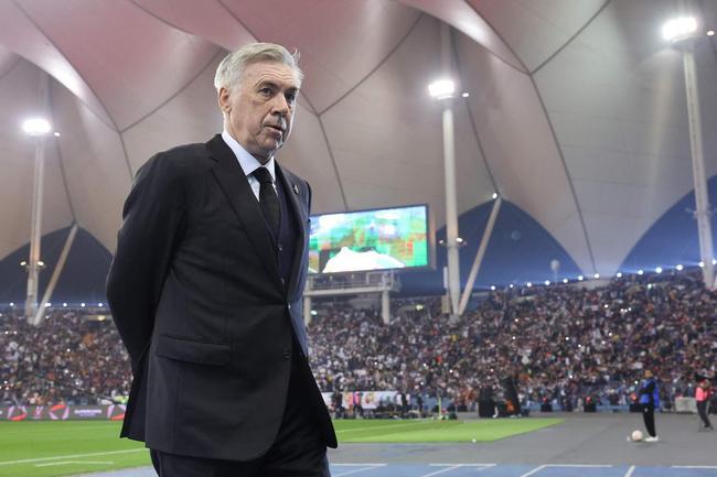 Carlo Ancelotti - italiano tem contrato com Real Madrid at junho de 2024