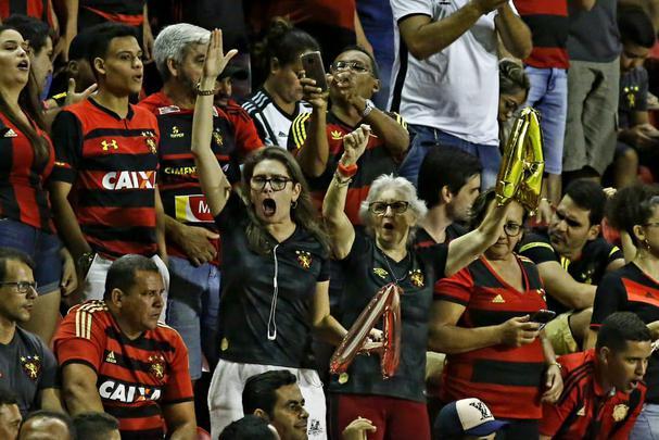 Foi sofrido, foi suado, mas o Sport voltou  Srie A. Depois de sair perdendo a partida diante da Ponte Preta, o Leo virou o jogo com dois gols de Guilherme, artilheiro da Segunda Diviso, com 17 gols e sacramentou o acesso na ltima partida em seu reduto no ano
