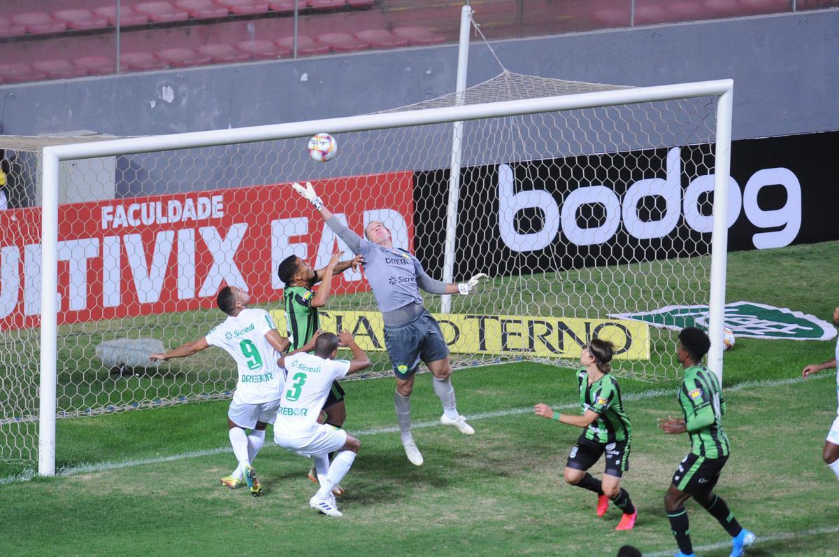 Fotos do jogo entre Amrica e Cuiab, no Independncia, em Belo Horizonte, pela segunda da Srie B do Brasileiro