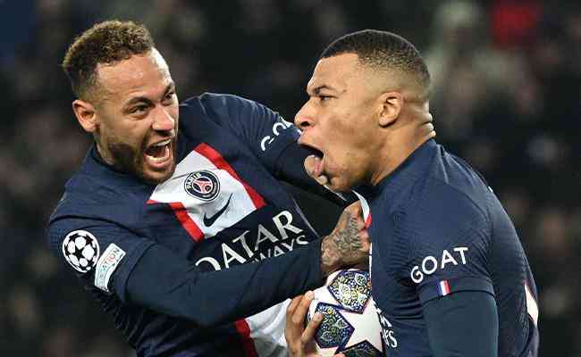 Neymar e Mbapp em jogo pelo PSG