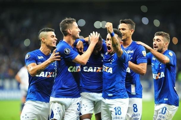 Arrascaeta sofreu pnalti de Vilches; Sass cobrou com categoria e ampliou para 3 a 0