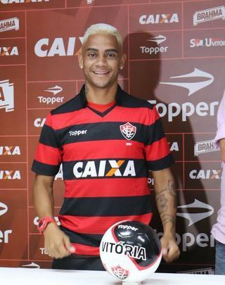 Bryan (Vitória) - Jogos: 24 / Gol:1 - O Cruzeiro emprestou o lateral Bryan até o fim do ano ao Vitória. Em Salvador, o jogador começou bem a temporada, mas sofreu uma lesão muscular em março que o tirou de campo por alguns meses. Hoje, ele é reserva do técnico João Burse. Bryan tem vínculo com a Raposa até maio de 2019.