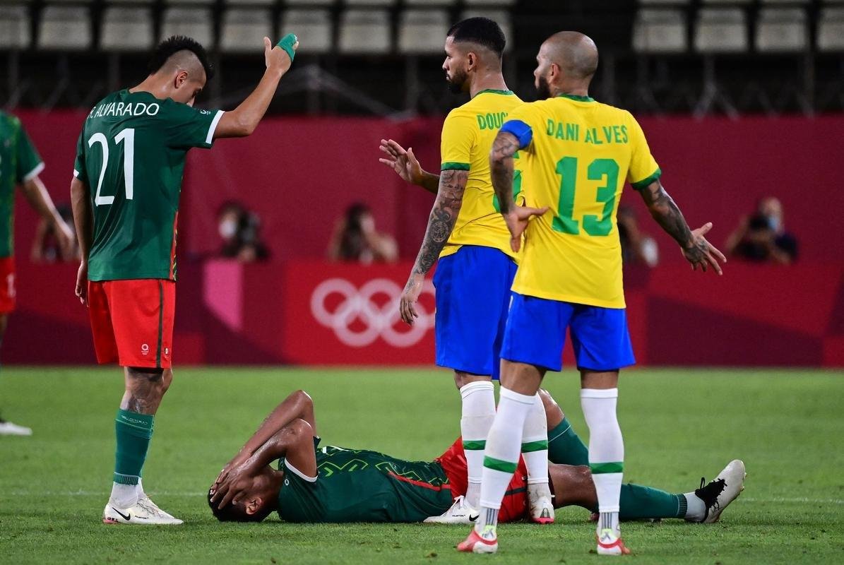 Fotos da vitria do Brasil sobre o Mxico, na semifinal do futebol masculino