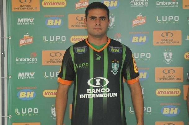 Eduardo (meia) - emprestado pelo Fluminense em 2016, fez apenas seis partidas pelo Coelho, sendo, em seguida, negociado com o Estoril de Portugal, onde atua at hoje.