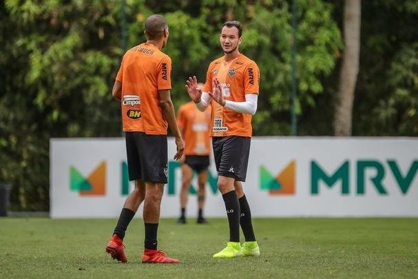 Com Sette Câmara em campo, Atlético se prepara para jogo contra o São Paulo