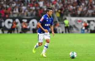 Imagens do segundo tempo do clssico vencido pelo Cruzeiro no Mineiro