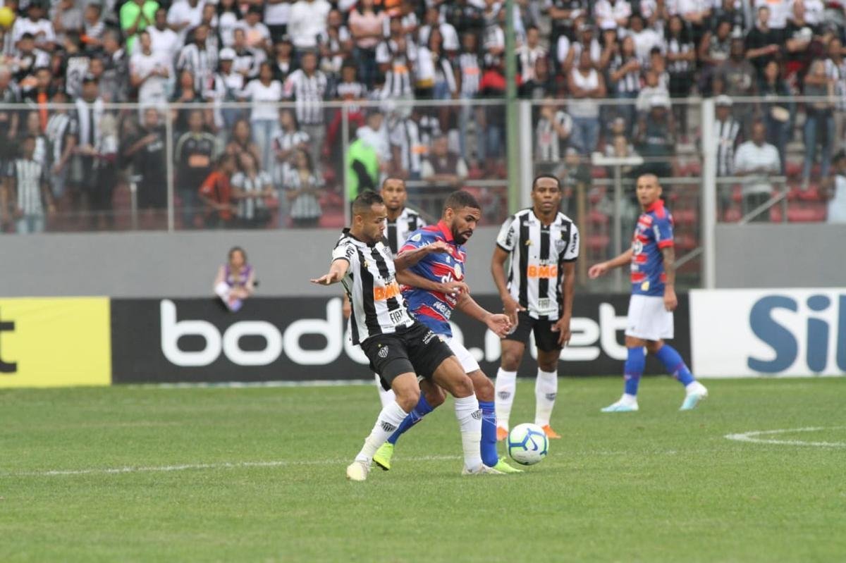 Imagens da partida entre Atltico e Fortaleza, no Independncia