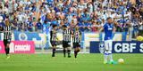 Clayton abriu o placar para o Atltico aos 30 minutos, com arremate de cabea