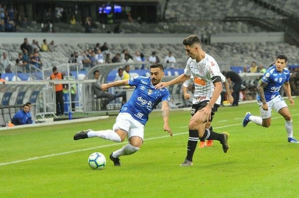 Fotos de Cruzeiro x Corinthians, no Mineiro, pela oitava rodada do Campeonato Brasileiro