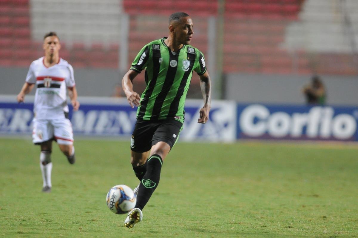 Fotos do segundo tempo da partida entre Amrica e Botafogo-SP, no Independncia