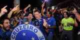 Torcedores do Cruzeiro iniciam viglia de 24 horas para aguardar final da Copa do Brasil, contra o Flamengo, no Mineiro. Esforo pelo sonho do pentacampeonato nacional.