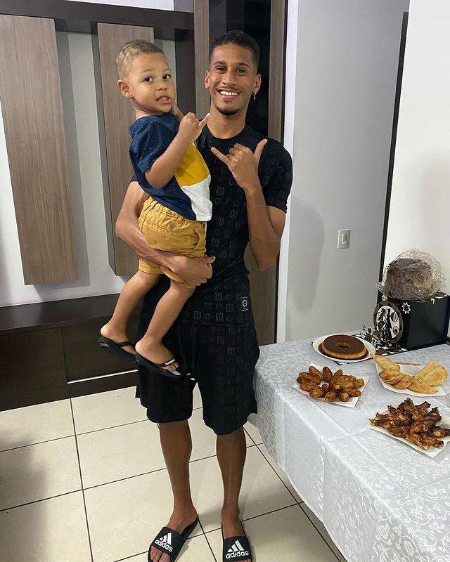 Adriano curtiu a famlia 