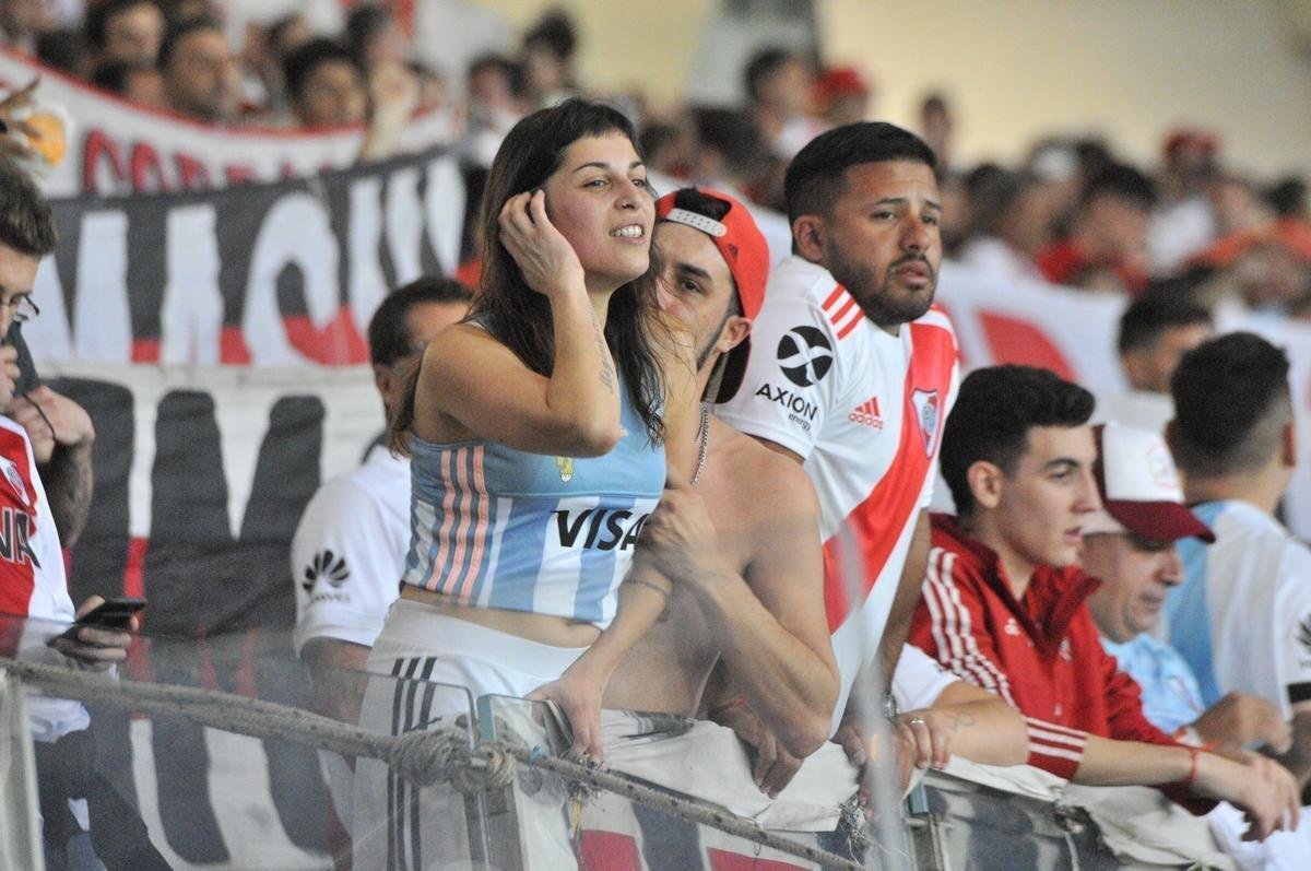 Fotos das torcidas de Cruzeiro e River Plate, no Mineiro, em duelo de volta das oitavas de final da Copa Libertadores