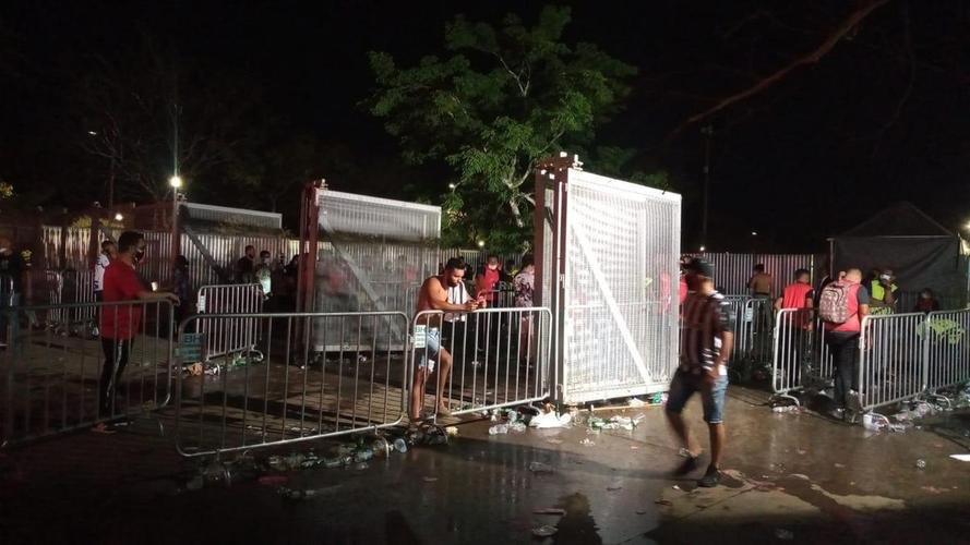 Fotos da torcida do Atltico no pr-jogo contra o Palmeiras no Mineiro