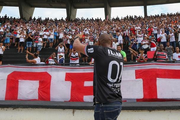 Santa Cruz e Bahia se enfrentaram no Arruda e empataram sem gols na estreia da Copa do Nordeste, em jogo que foi recheado de homenagens a Tiago Cardoso