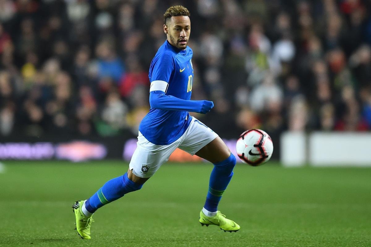 Seleo Brasileira realizou o ltimo jogo do ano de 2018 contra o Camares, em Milton Keynes, na Inglaterra