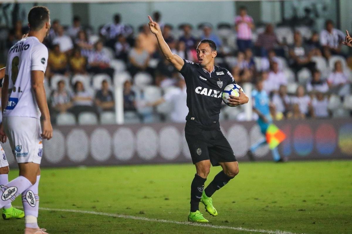 Na Vila Belmiro, Atltico  derrotado pelo Santos por 3 a 2, pela 37 rodada do Campeonato Brasileiro 