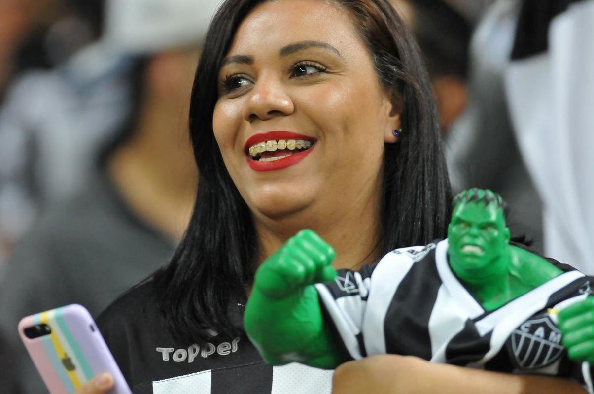 Fotos dos torcedores do Atltico no confronto entre Galo e Tolima, na noite desta quarta-feira (25), no Mineiro, em Belo Horizonte. A partida foi vlida pela 6 rodada da fase de grupos da Copa Libertadores.