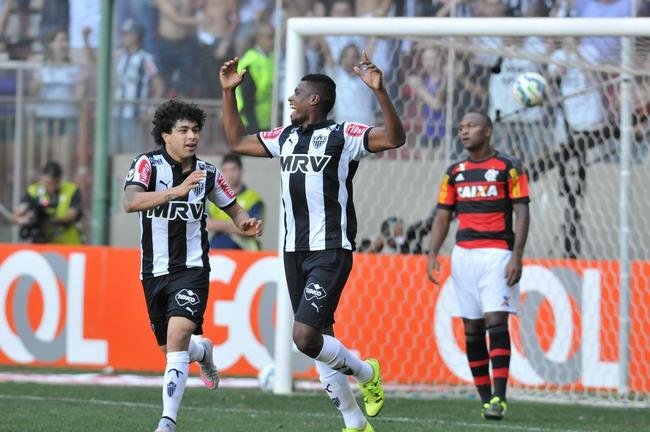 lances do primeiro tempo do jogo entre Atl�tico e Flamengo no Independ�ncia