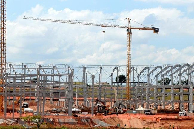 Arena MRV completa um ano de obras neste 20 de abril de 2021. Veja como est� o andamento da constru��o do est�dio do Atl�tico, que tem previs�o de ficar pronto em outubro de 2022. Ser�o 46 mil lugares, 2.333 vagas de estacionamento, 40 bares e 80 camarotes. O empreendimento fica no bairro Calif�rnia, em Belo Horizonte. (Fotos de Gladyston Rodrigues/EM/D. A Press)