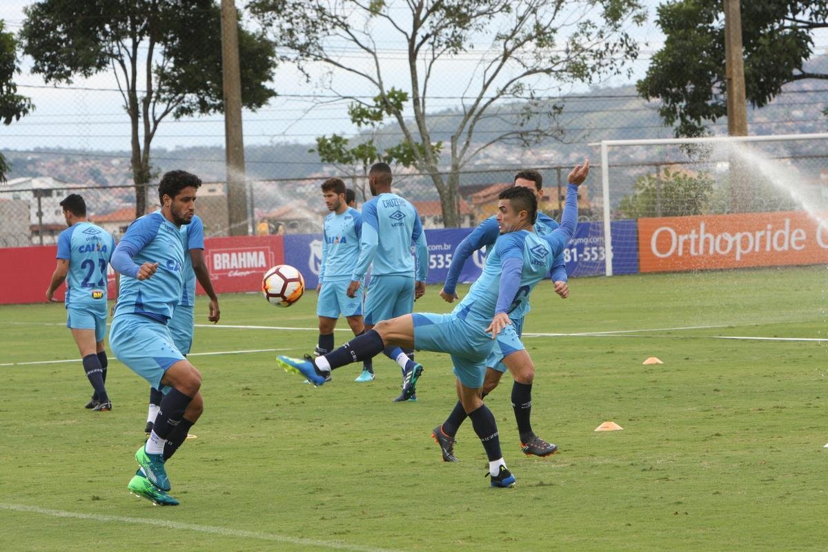 Imagens do treino do Cruzeiro neste domingo (20/05/2018)