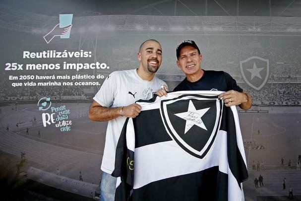 Fotos da vitória do Botafogo sobre o Atlético, por 2 a 1, no Engenhão, pela 18ª rodada do Brasileiro