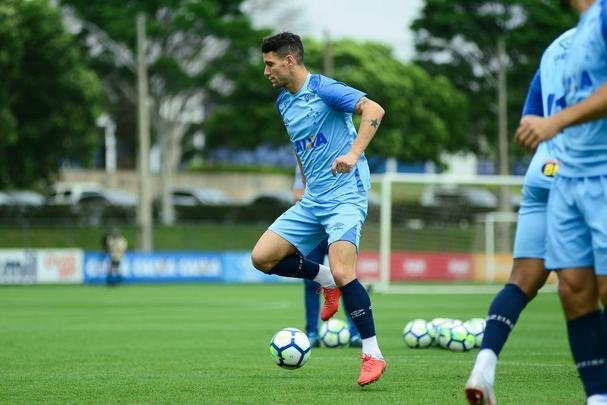 Imagens do treino do Cruzeiro nesta sexta-feira (12/10), antes do jogo contra o Vasco, pelo Brasileiro