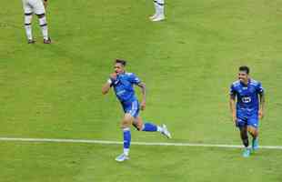 Fotos do segundo gol do Cruzeiro sobre o Sport, no Mineirão, marcado por Daniel Júnior: 2 a 1